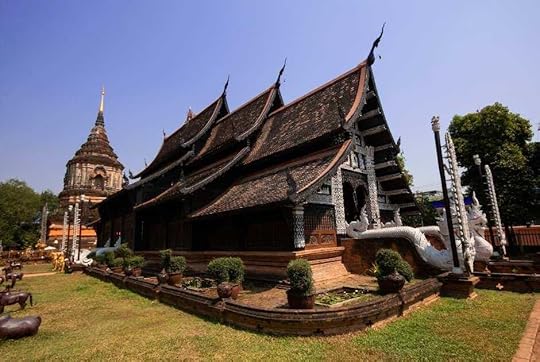 Wat Lok Moli is known for its ancient 13th century architecture and its large impressive chedi