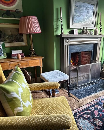 Sittingroomfireplaceyellowchair