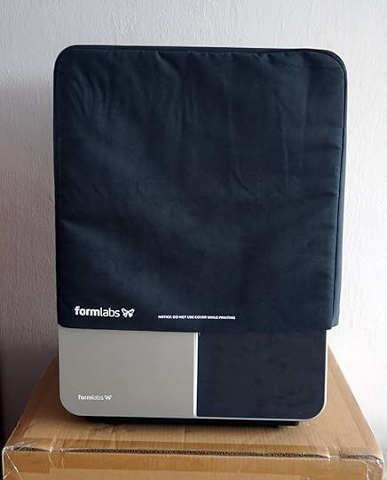 Dust cover on the Form 4