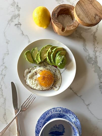 Avocadoeggbreakfastmarbleislandkitchen