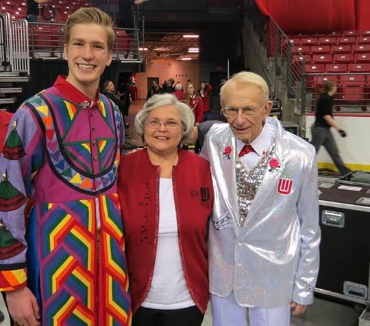 Harmonious Threads The Leckrone-Levenhagen Jacket Showcase_at_the_Nancy_Zieman_Sewing_Studio_this June