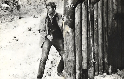 Giuliano Gemma in Per pochi dollari ancora, 1966