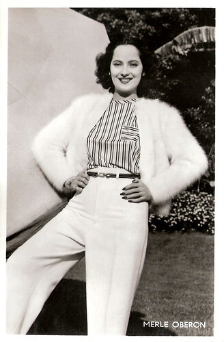 Merle Oberon in Till We Meet Again (1940)