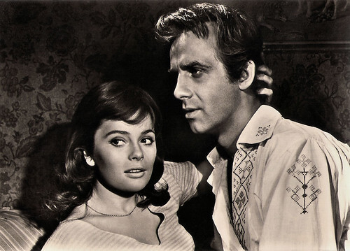 Ulla Jacobsson and Jarl Kulle in Sången om den eldröda blomman (1956)