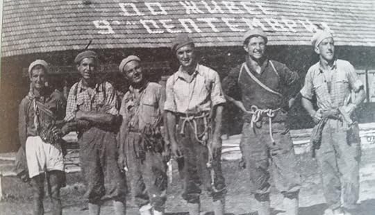 След изкачването на Мальовица: Милко Чернев, Стефан Евстатиев, Сандю Бешев, Борис Маринов, Петър  Статков и Анел Гаврилов