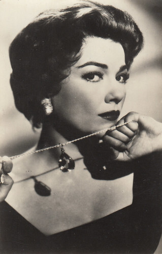 Anne Baxter
