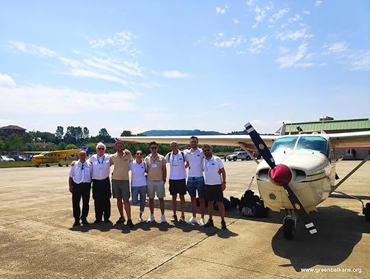 Част от екипа, участвал в самолетното преброяване на бозайниците в Черно море