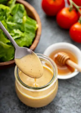 zelfgemaakte honing en mosterd dressing