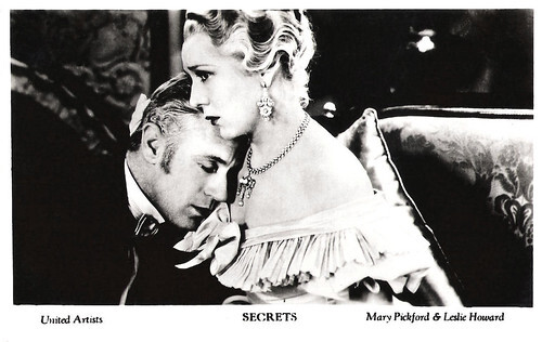 Leslie Howard and Mary Pickford in Secrets (1933)