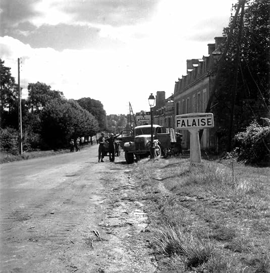 Canadian troops in Falaise, Normandy, 17 August 1944 (public domain via Wikipedia)