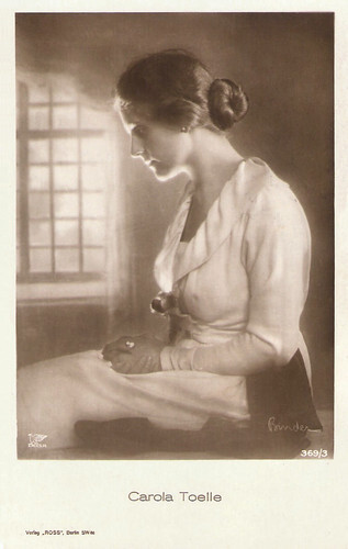 Carola Toelle