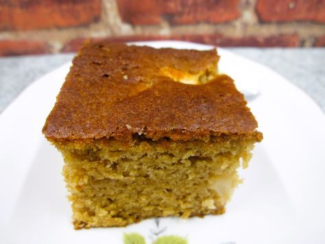 Bready or Not: Apples and Honey Cake