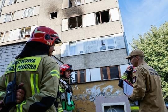 Fire in an apartment block in Ostrów Wlkp / Tomasz Wojtasik / PAP.