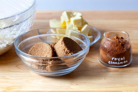 magical cinnamon buns-02