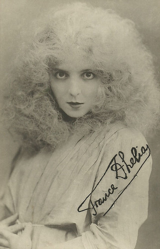 France Dhélia