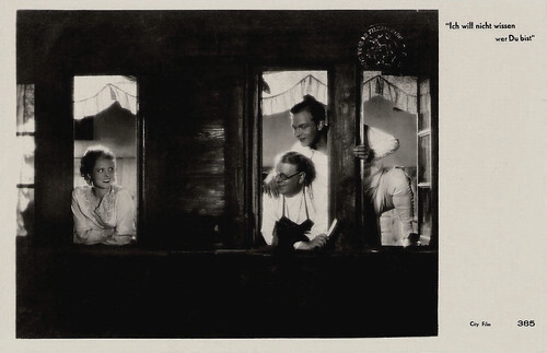 Liane Haid, Szöke Szakall and Gustav Fröhlich in Ich will nicht wissen, wer du bist (1932)