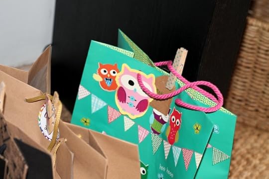 Use your gift wrap stash | www.organisingqueen.com