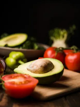 avocado en tomaat