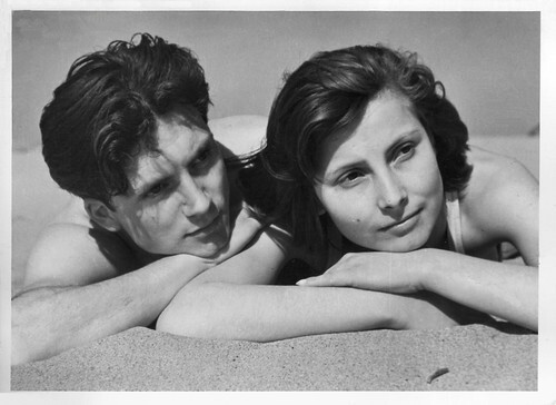 Franco Interlenghi and Anna Baldini in Domenica d'agosto (1950)