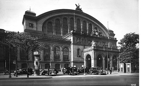 Berlin Anhalter station 1930s, later bombed during World War II and demolished eventually in 1960. Via Wikimedia commons