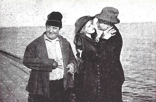 The Secret of the Submarine (1916)