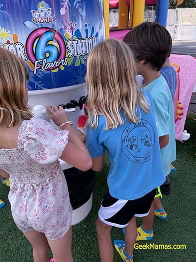 kids getting snow cones