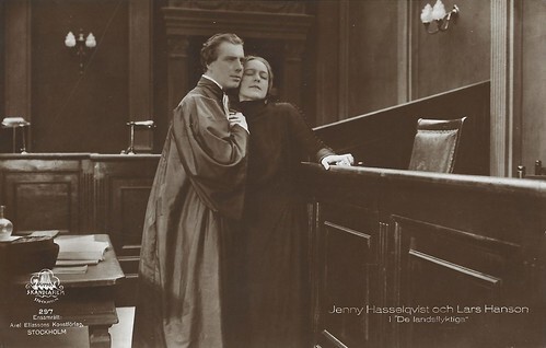 Jenny Hassselquist and Lars Hanson in De landsflyktige (1921)