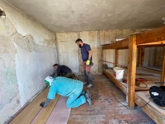 Доброволческа акция на хижа