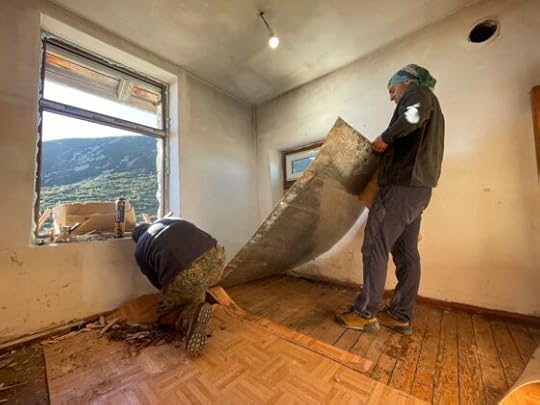 Доброволческа акция на хижа