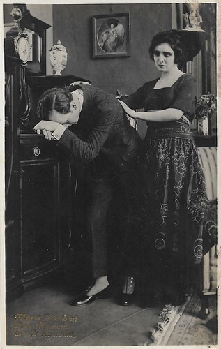 Maria Jacobini and Lido Manetti in Il richiamo (1921)