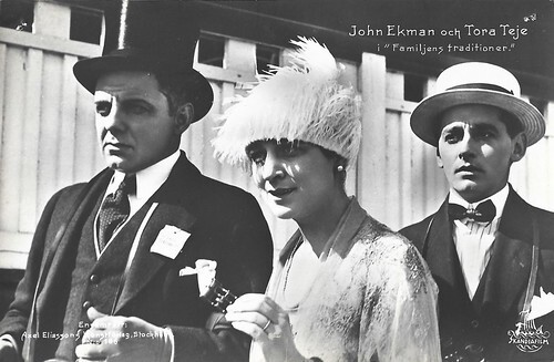 John Ekman and Tora Teje in Familjens traditioner (1920)