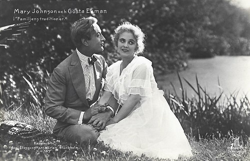 Mary Johnson and Gösta Ekman in Familjens traditioner (1920)