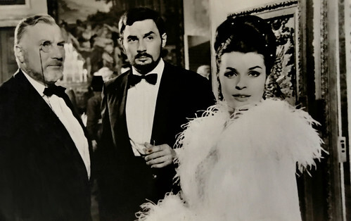 Senta Berger, Martin Held and Walter Wilz in Lange Beine - lange Finger (1966)