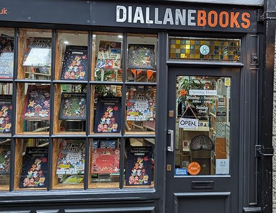 Dial Lane Books. Independent Book Shop in Ipswich, Suffolk. Stocks 'Earth Shot'. Children's science fiction book by Stephen Henning
