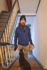 and here it is: the picture of the moment when I arrived, after trying as always to walk home from China to my home in Germany