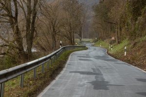 no bike lane on the way out of Bodenwerder
