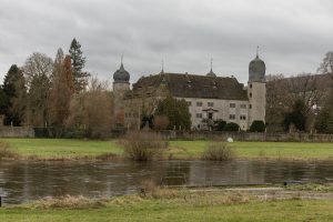 slightly bigger house overlooking the Weser