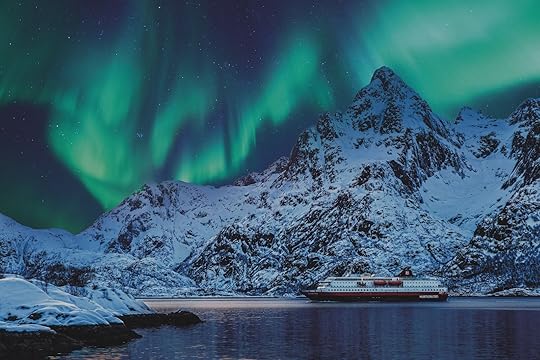 hurtigruten cruise northern lights