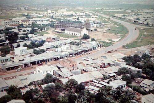 This image has an empty alt attribute; its file name is 13460280624_7b8736473f.jpg