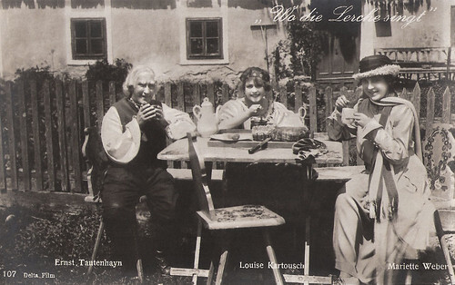 Ernst Tautenhayn, Louise Kartousch and Mariette Weber in Wo die Lerche singt (1918)