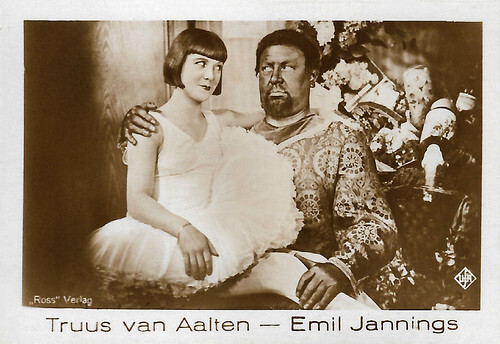 Truus van Aalten and Emil Jannings in Liebling der Götter (1930)