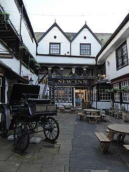 Galleried courtyard of the New Inn, Gloucester