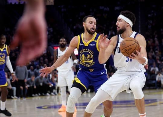Golden State Warriors' Stephen Curry #30 guards Dallas Mavericks' Klay Thompson #31 in the fourth quarter of their NBA game at the Chase Center in San Francisco, Calif., on Sunday, Dec. 15, 2024. (Jane Tyska/Bay Area News Group)