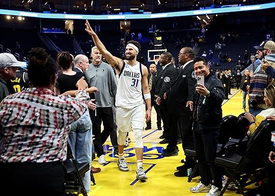 Dallas Mavericks’ Klay Thompson #31 leaves the court after the...
