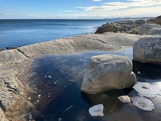 Ocean, rocks, ice