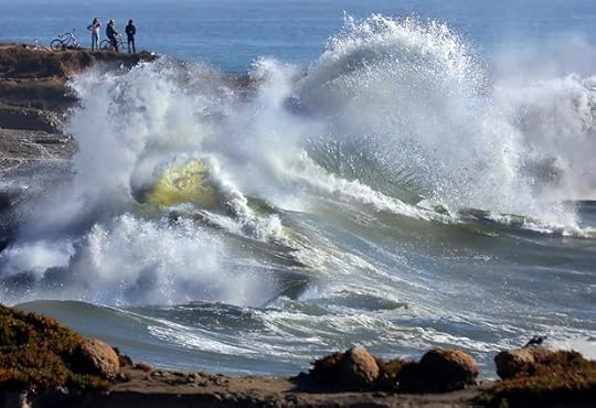 King Tides crashed onto Lighthouse Point in Santa Cruz in 2021. (Shmuel Thaler - Santa Cruz Sentinel file)