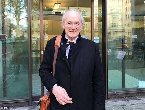 Julian Assange's father attends court extradition hearing | Daily Mail ...