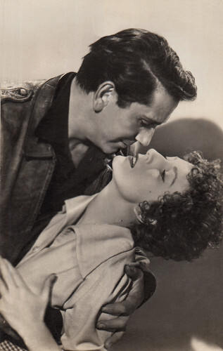 Valentina Cortese and Richard Conte in Thieves' Highway (1949).