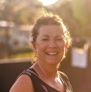 headshot of Liza Perrat in sunshine