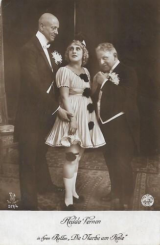 Hedda Vernon in Die Narbe am Knie (1917)